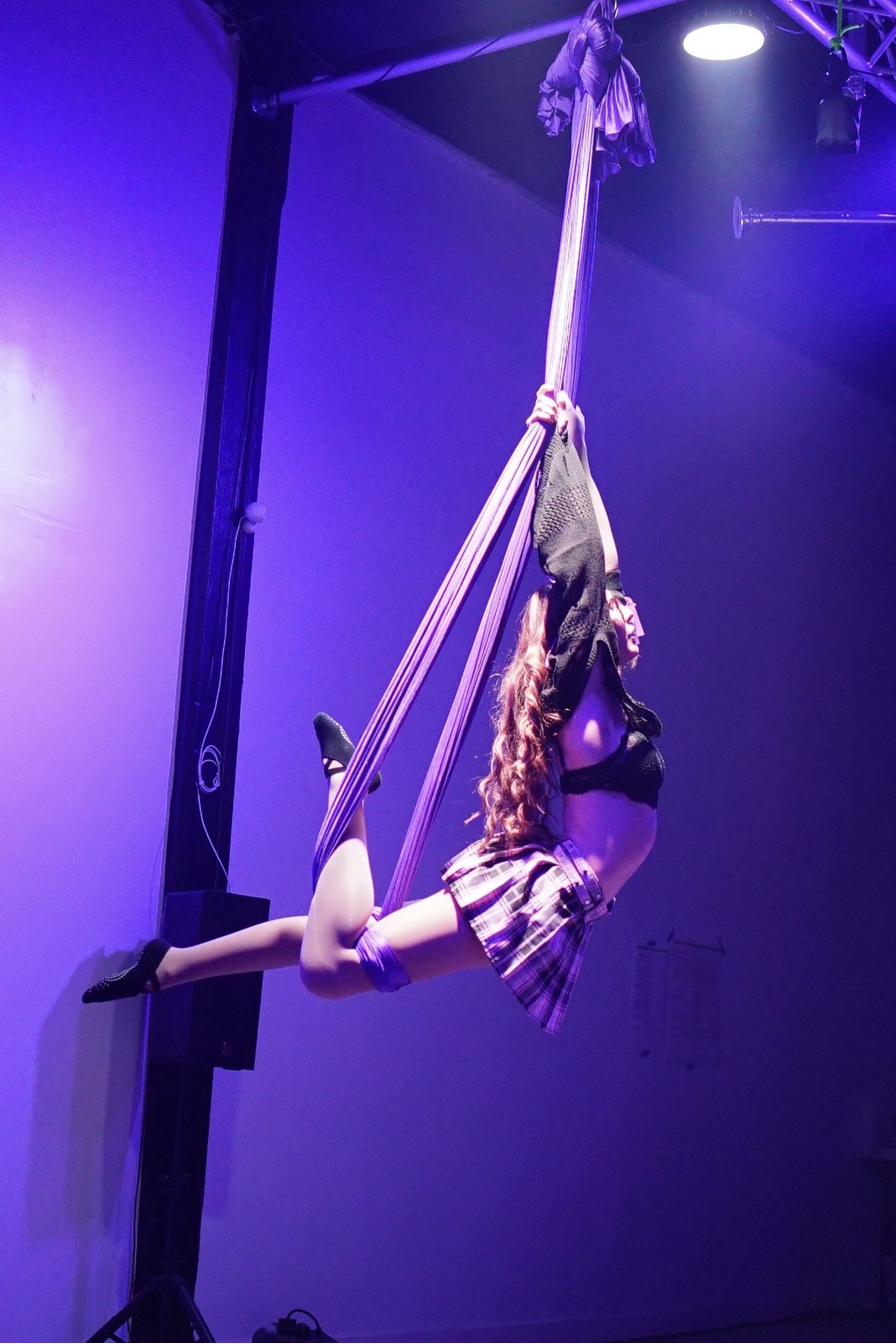 Angel performing on the aerial hammock